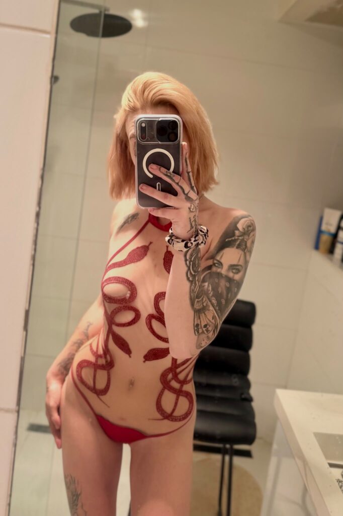 Roxie, Perth escort