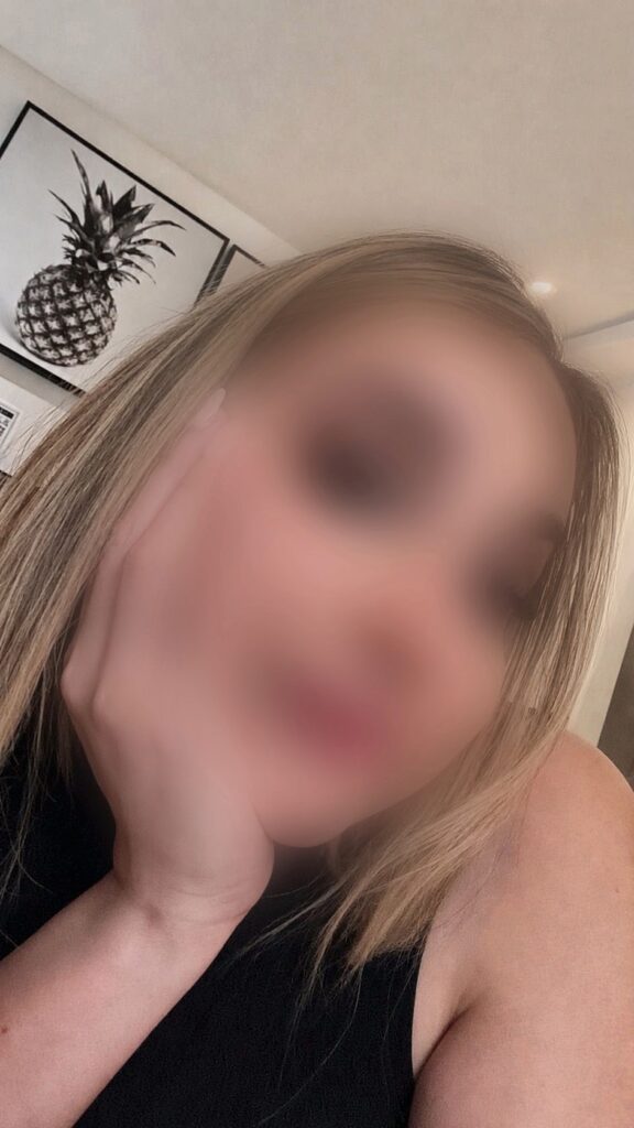Elena, Bunbury escort