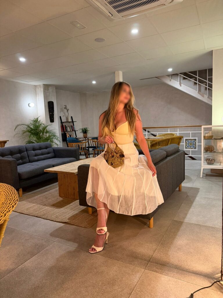Elena, Bunbury escort